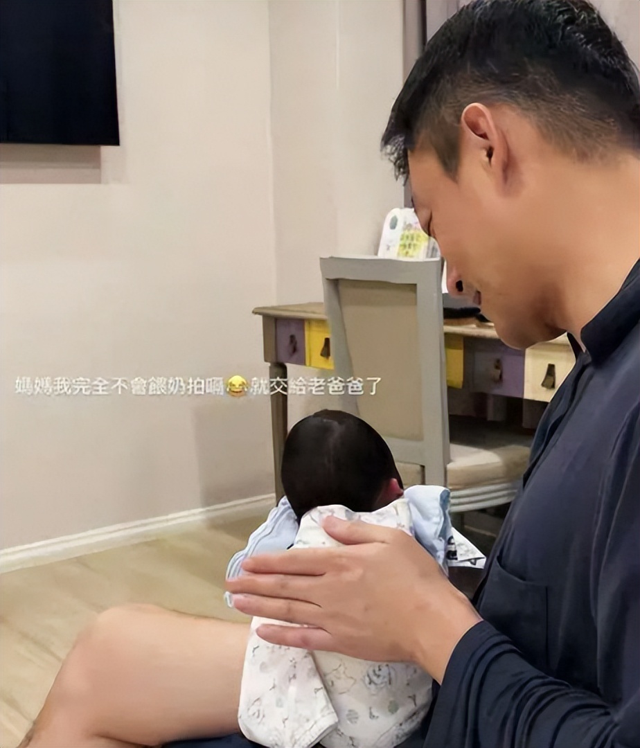 汪小菲母亲资料_汪小菲父子_