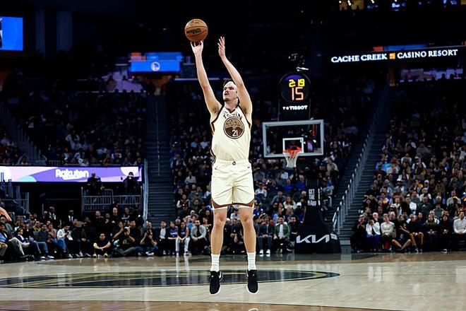 勇士队替补中锋_勇士队替补_