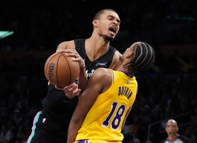 _4胜12负，净输203分！超级三巨头成为摆设，你们离重建也不远了_4胜12负，净输203分！超级三巨头成为摆设，你们离重建也不远了