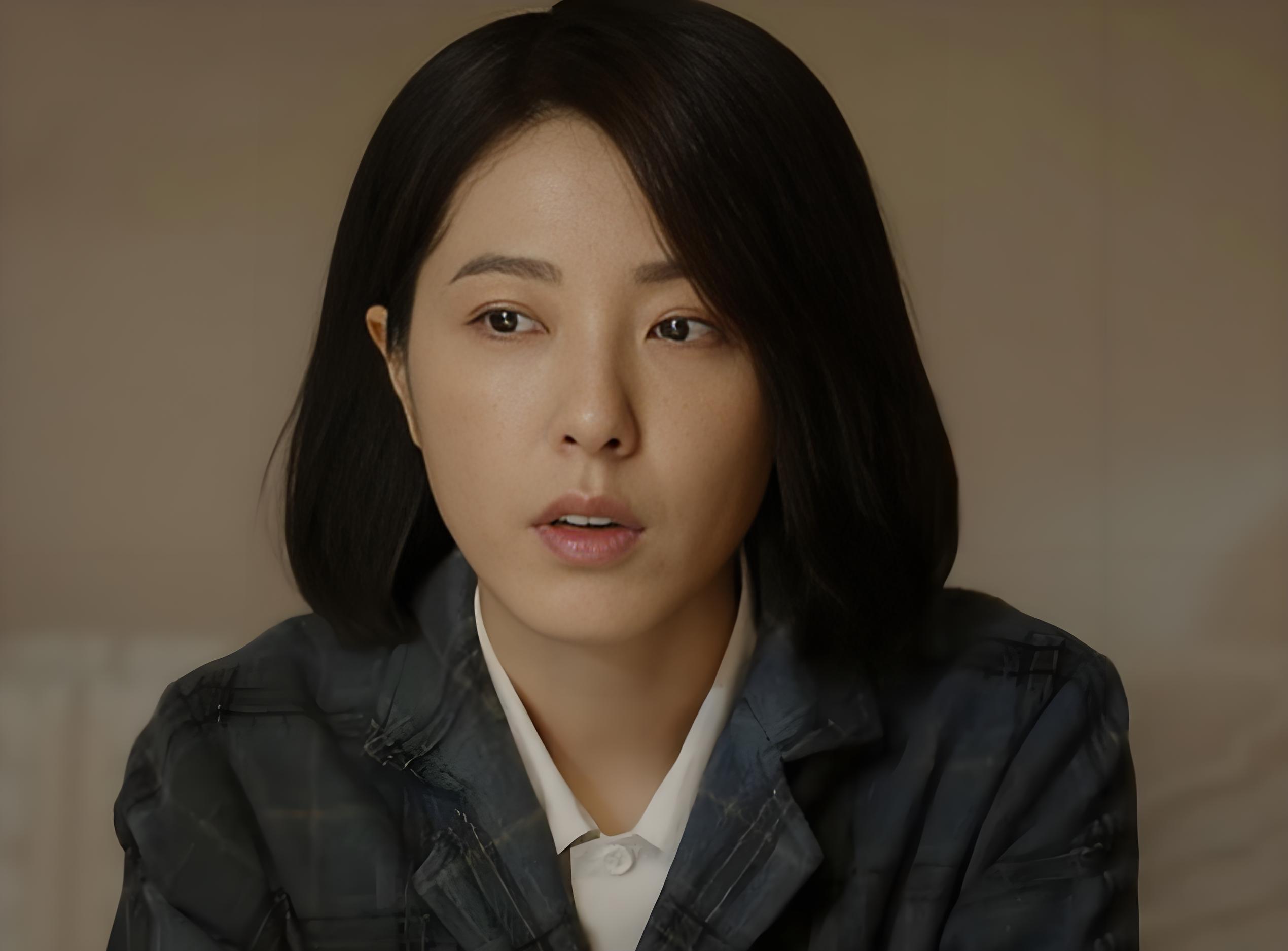 _“中戏96级校花”曾黎，三段恋情无疾而终，如今48岁的她孑然一身_“中戏96级校花”曾黎，三段恋情无疾而终，如今48岁的她孑然一身