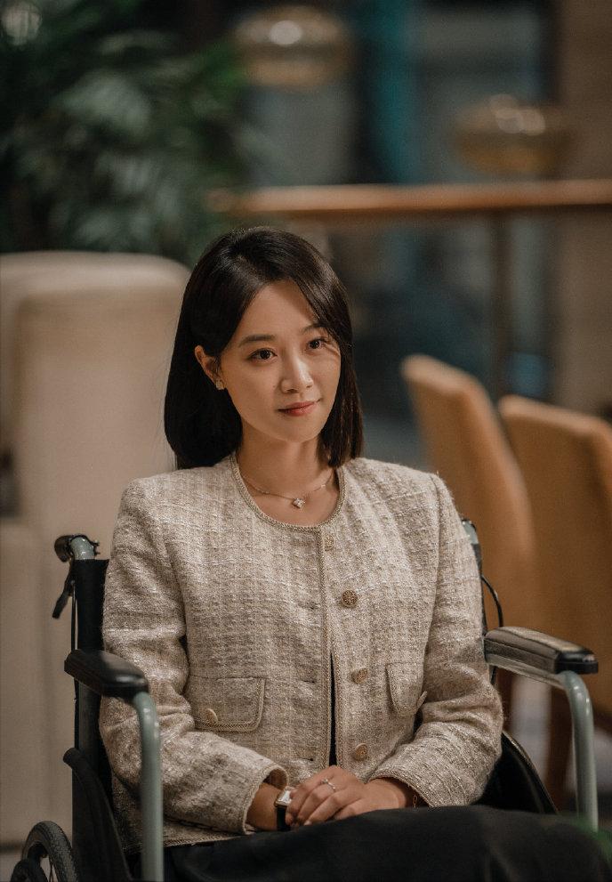 _35岁蓝盈莹，不婚不育又怎样？从“浣碧”到《生万物》，独自闪耀_35岁蓝盈莹，不婚不育又怎样？从“浣碧”到《生万物》，独自闪耀