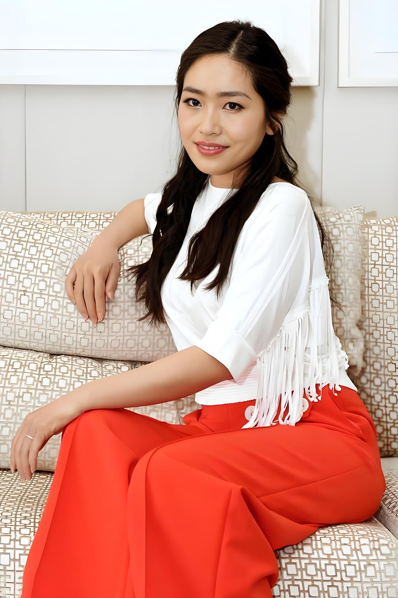 张艺谋之女张末，年少不懂父爱，离婚后父亲托举她爱情事业双丰收_张艺谋之女张末，年少不懂父爱，离婚后父亲托举她爱情事业双丰收_