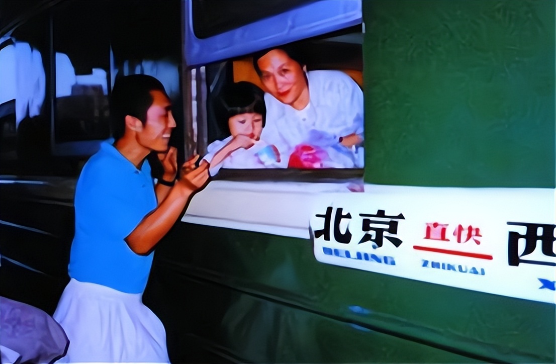 张艺谋之女张末，年少不懂父爱，离婚后父亲托举她爱情事业双丰收__张艺谋之女张末，年少不懂父爱，离婚后父亲托举她爱情事业双丰收