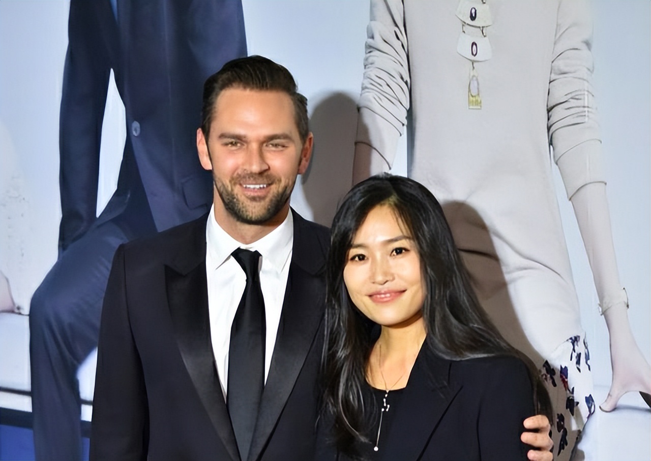 张艺谋之女张末，年少不懂父爱，离婚后父亲托举她爱情事业双丰收__张艺谋之女张末，年少不懂父爱，离婚后父亲托举她爱情事业双丰收