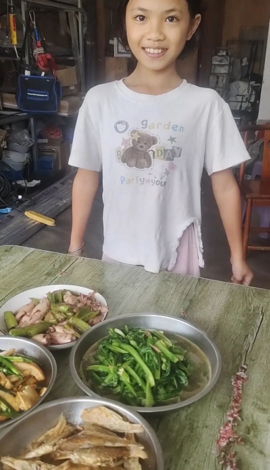 _1段“女儿炒了四道菜”视频被挂上热搜，打脸了多少有毒的家长_1段“女儿炒了四道菜”视频被挂上热搜，打脸了多少有毒的家长