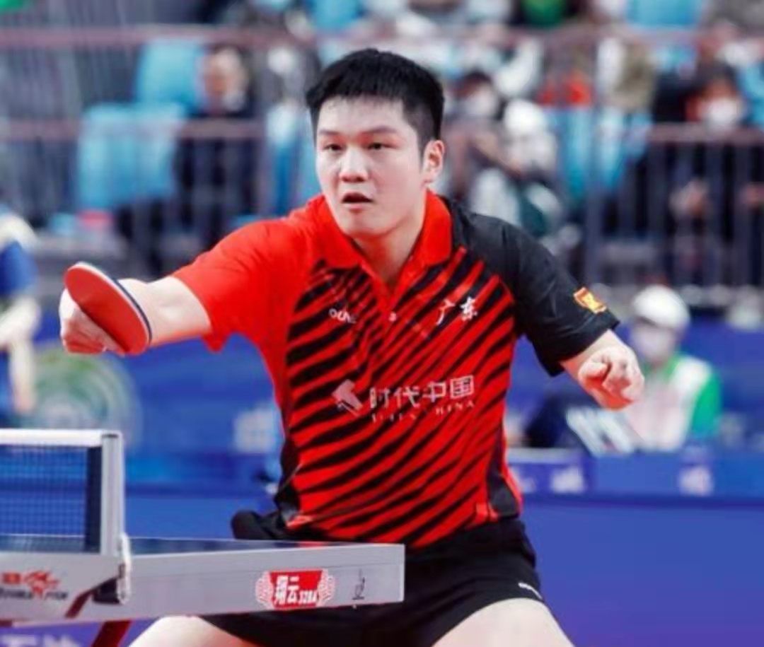 _乒乓球莎莎_乒乓球莎莎对战藤的视频