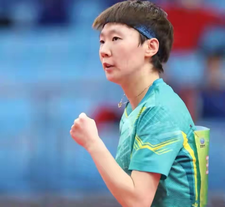 _乒乓球莎莎_乒乓球莎莎对战藤的视频