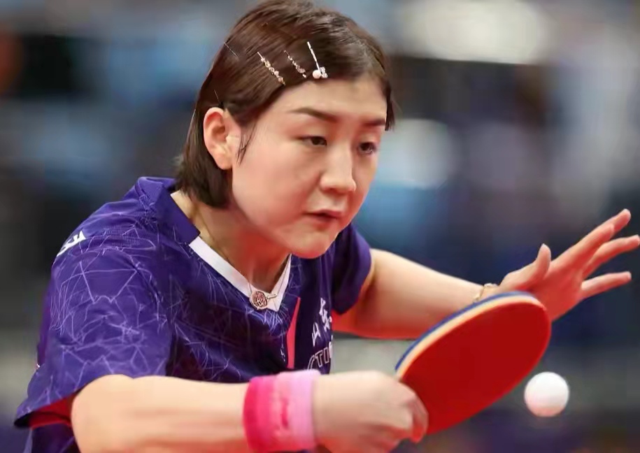 _乒乓球莎莎对战藤的视频_乒乓球莎莎