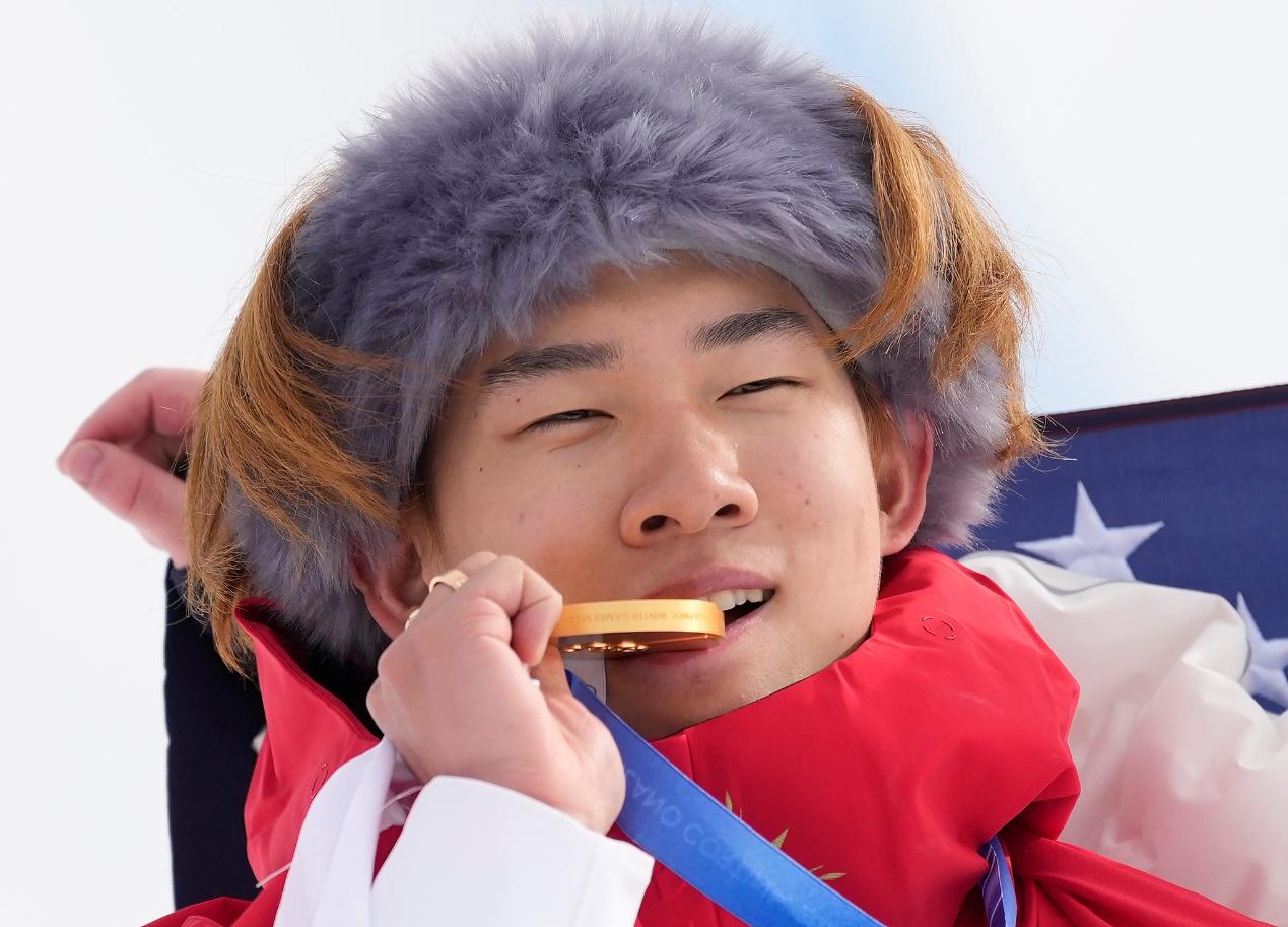 生日夜斩获冠军，苏翊鸣夺中国代表团米兰冬奥首金_生日夜斩获冠军，苏翊鸣夺中国代表团米兰冬奥首金_