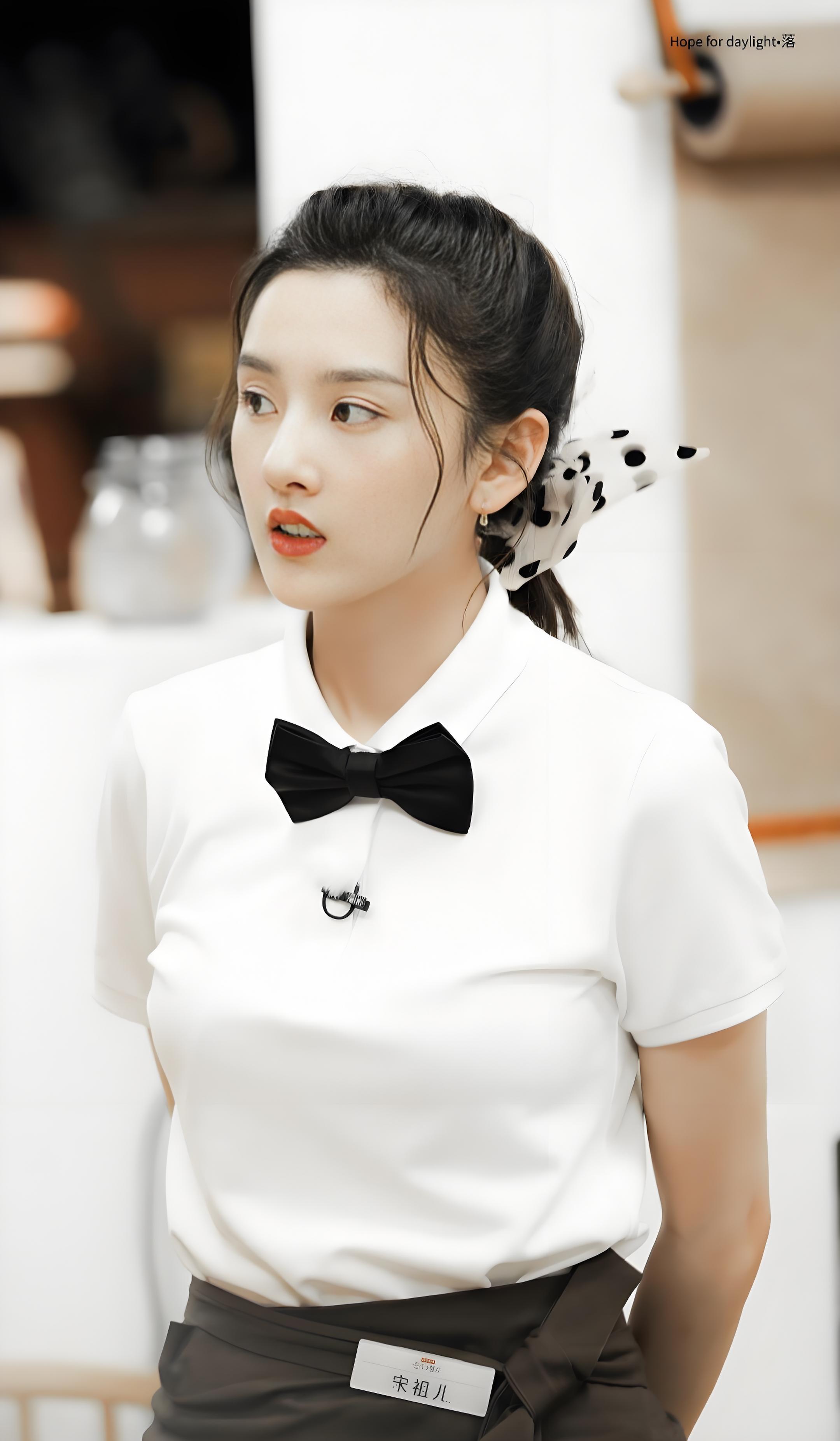 舒畅提携宋祖儿成星,如今似恩断义绝,是忘恩负义还是另有隐情?__舒畅提携宋祖儿成星,如今似恩断义绝,是忘恩负义还是另有隐情?