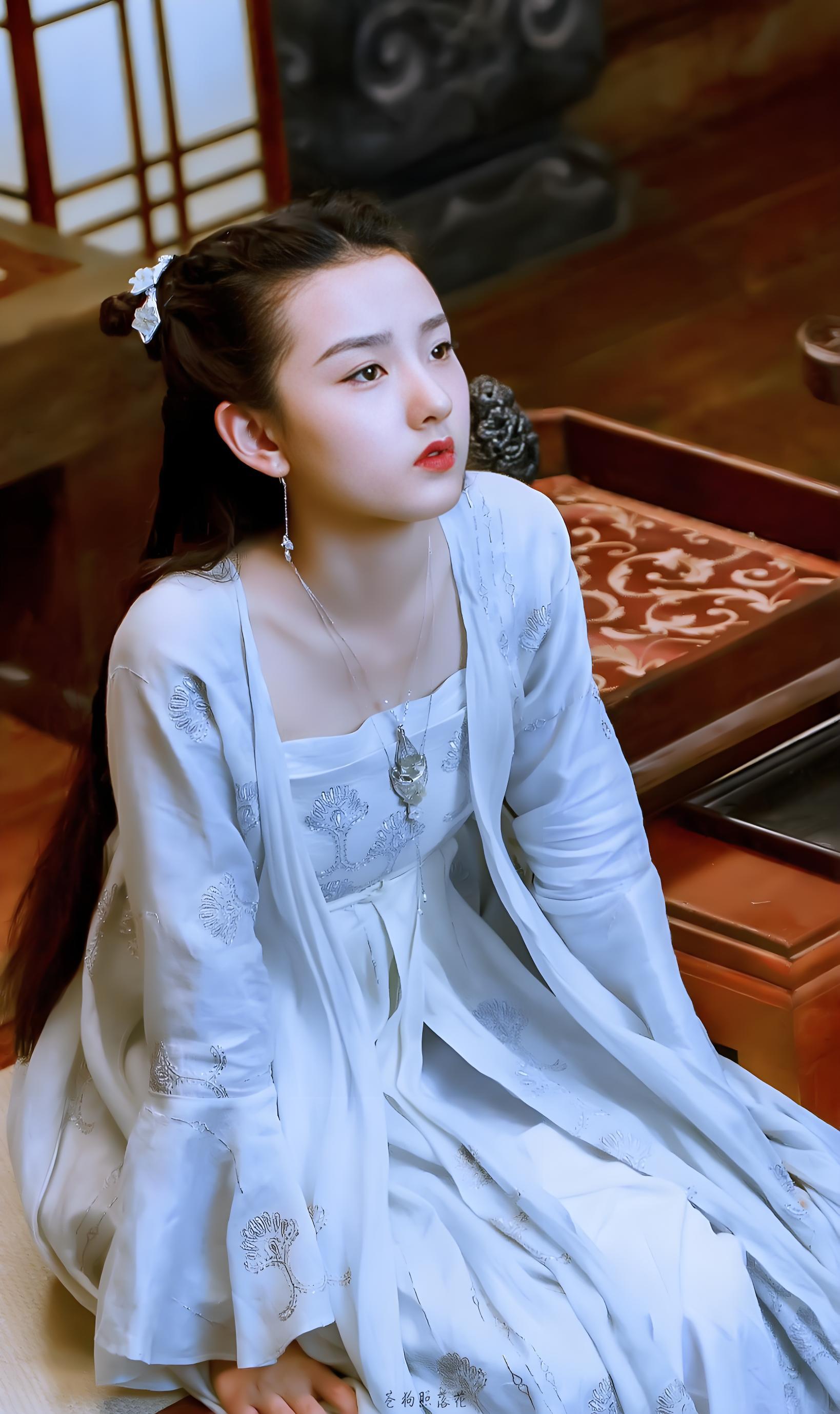 舒畅提携宋祖儿成星,如今似恩断义绝,是忘恩负义还是另有隐情?__舒畅提携宋祖儿成星,如今似恩断义绝,是忘恩负义还是另有隐情?