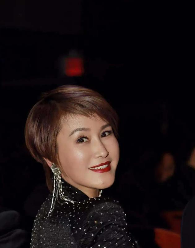 未婚生女、靠导演上位？《重案六组》翻拍，王茜的含金量还在上升_未婚生女、靠导演上位？《重案六组》翻拍，王茜的含金量还在上升_