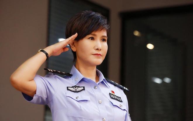 _未婚生女、靠导演上位？《重案六组》翻拍，王茜的含金量还在上升_未婚生女、靠导演上位？《重案六组》翻拍，王茜的含金量还在上升