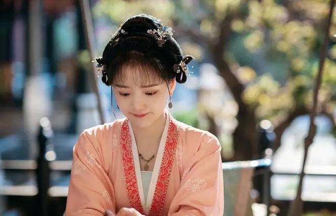 光线小花__由于有光线什么到我们的眼睛