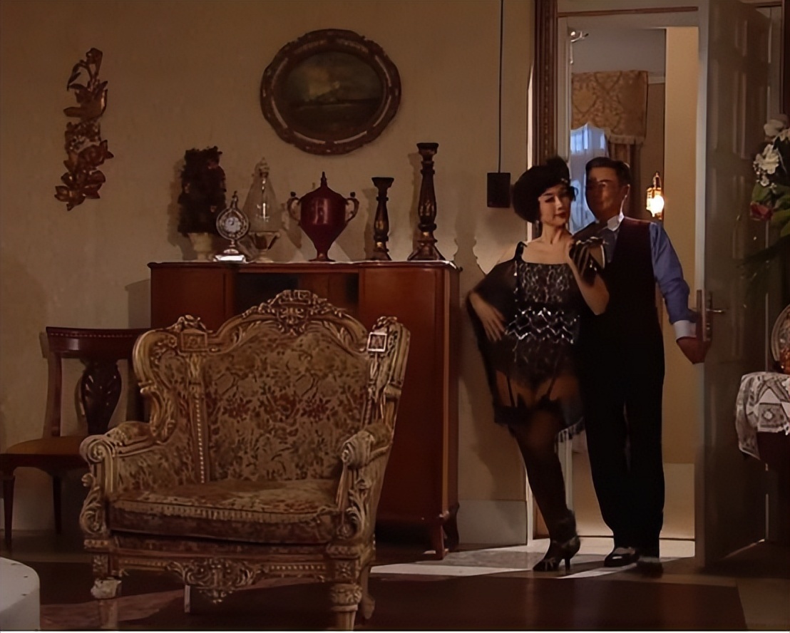 _伴侣曝惨遭嚣张离婚态度视频_TVB视后自曝因态度嚣张，惨遭雪藏，离婚九年想找人生伴侣