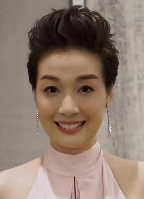 _伴侣曝惨遭嚣张离婚态度视频_TVB视后自曝因态度嚣张，惨遭雪藏，离婚九年想找人生伴侣