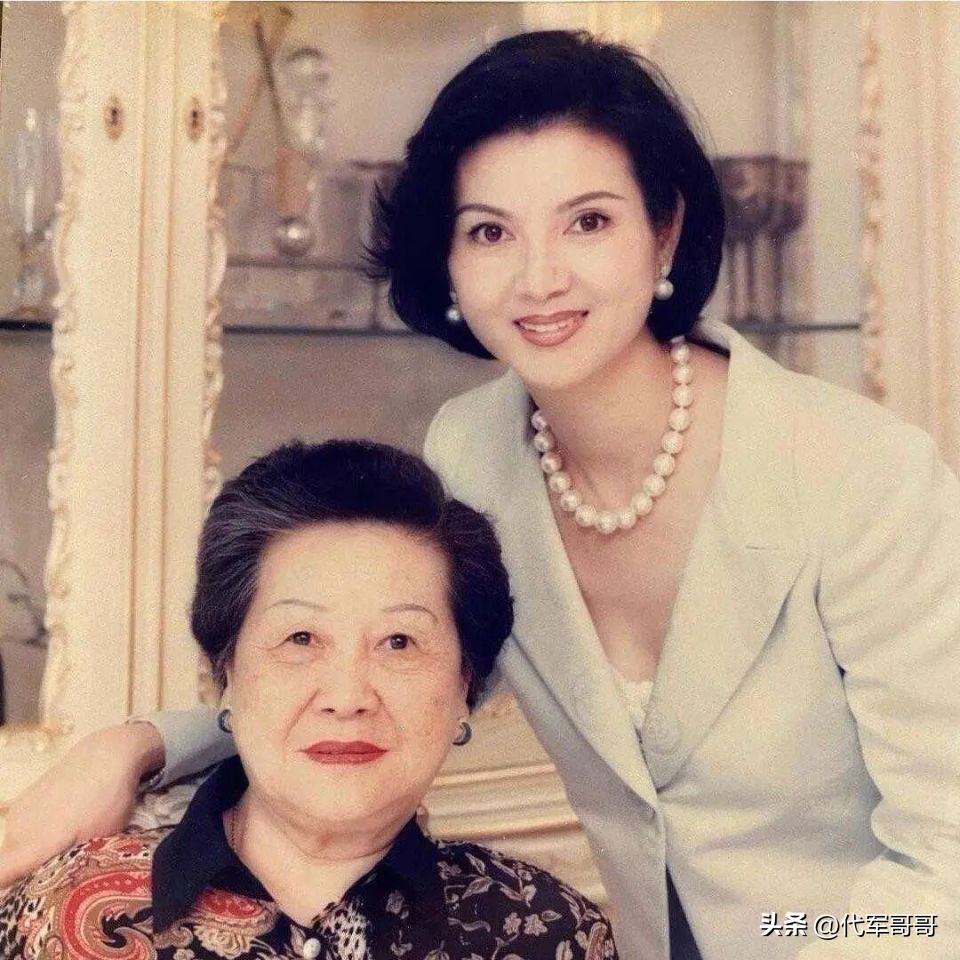 她8岁拿下金马奖，24岁嫁入百亿豪门，40岁带着4亿离婚费潇洒转身_她8岁拿下金马奖，24岁嫁入百亿豪门，40岁带着4亿离婚费潇洒转身_