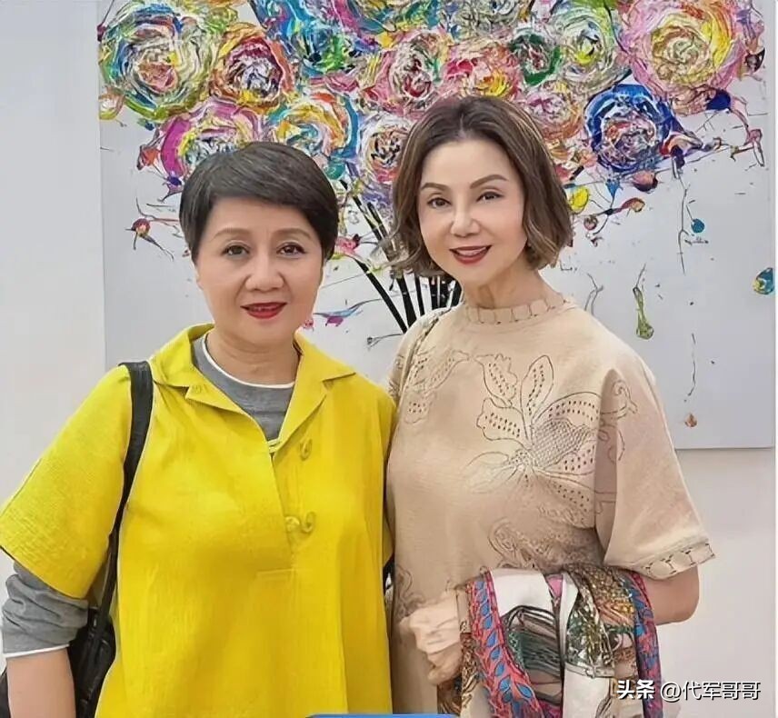 _她8岁拿下金马奖，24岁嫁入百亿豪门，40岁带着4亿离婚费潇洒转身_她8岁拿下金马奖，24岁嫁入百亿豪门，40岁带着4亿离婚费潇洒转身