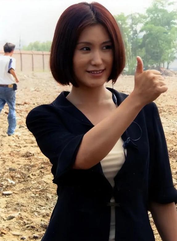 未婚生女、靠导演上位？《重案六组》翻拍，王茜的含金量还在上升_未婚生女、靠导演上位？《重案六组》翻拍，王茜的含金量还在上升_