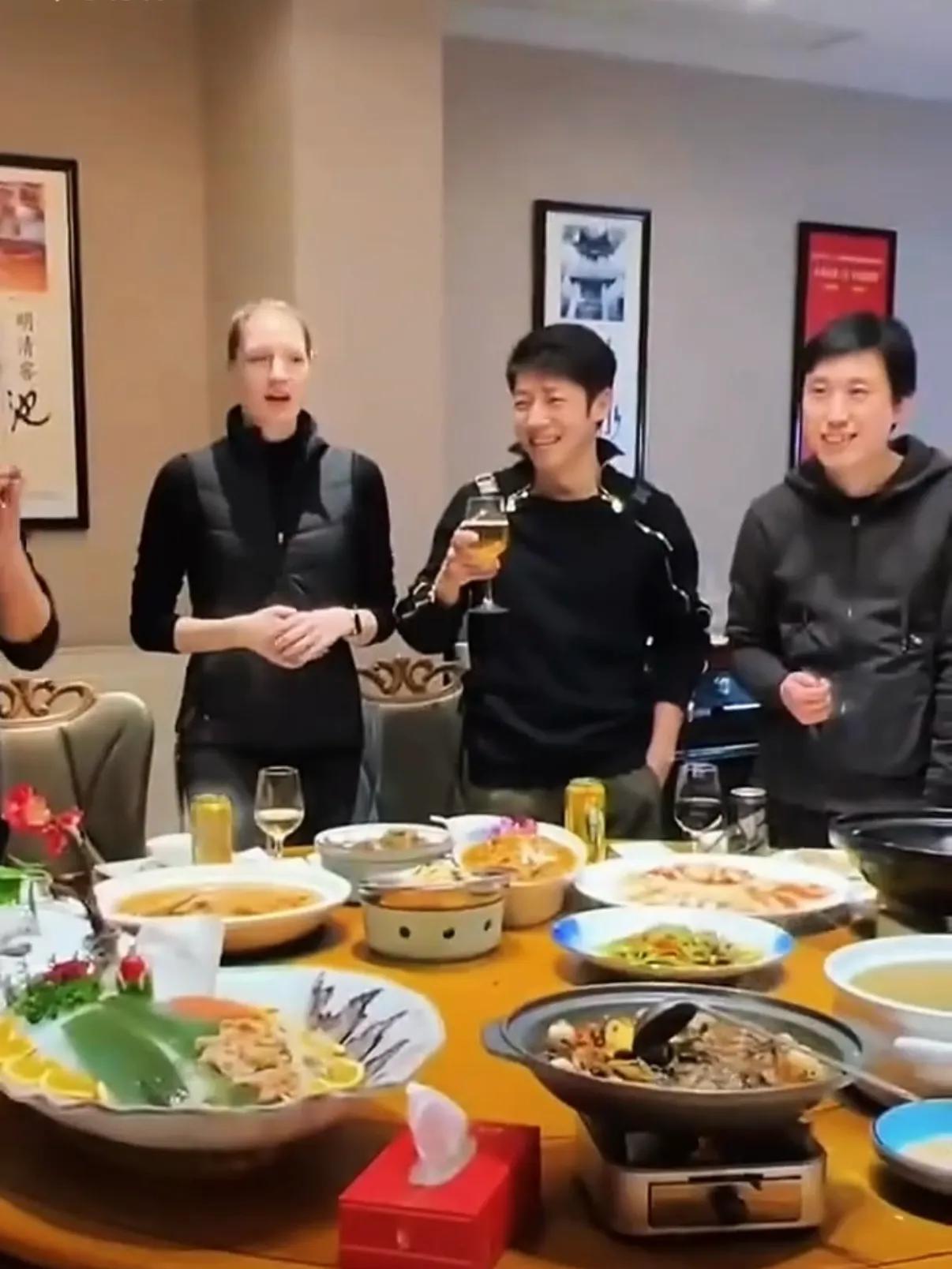 撒贝宁谈武汉疫情_撒贝宁武汉结婚_