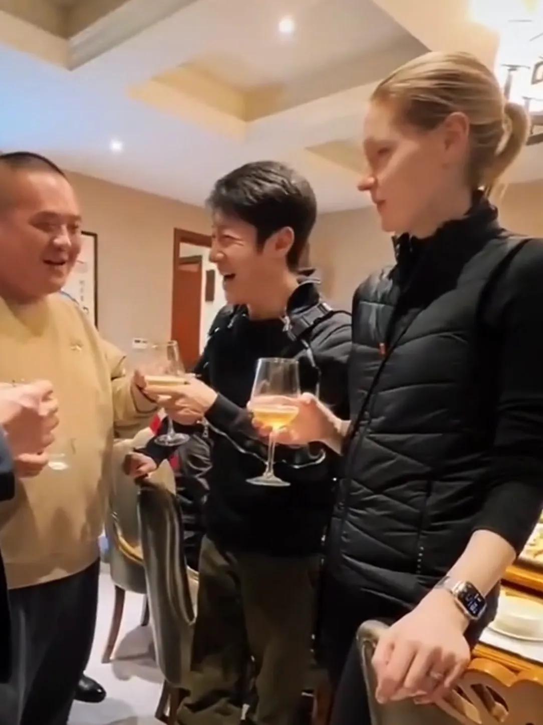 _撒贝宁武汉结婚_撒贝宁谈武汉疫情