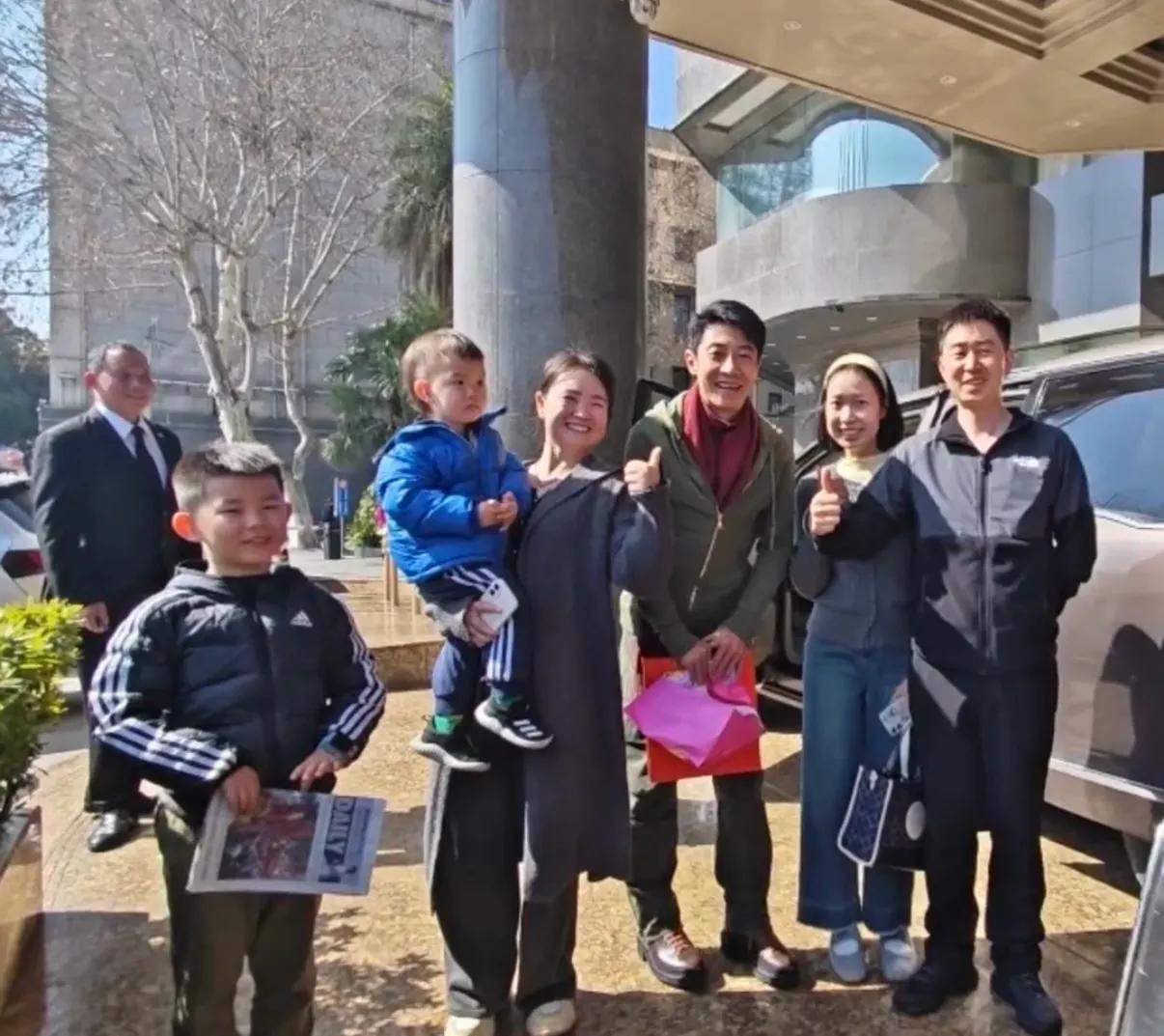 撒贝宁武汉结婚_撒贝宁谈武汉疫情_