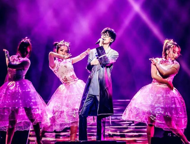 _张杰薛之谦土油网友说的是什么_张杰跟薛之谦谁火