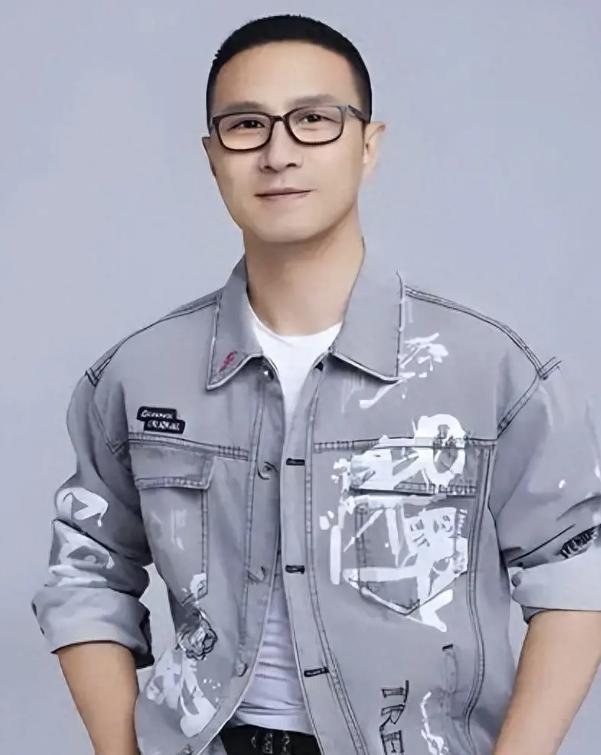 章子怡和汪峰领证了么__章子怡选择汪峰