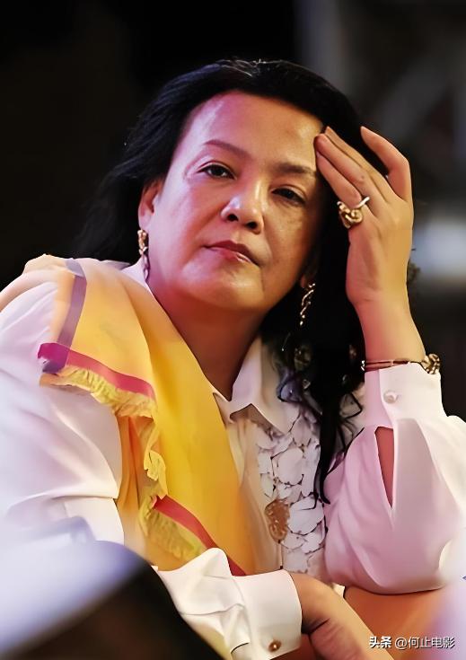 _矛盾升级! 张兰回应了, 坦言有1万个儿子, 谈小菲身世, 自曝离婚内幕_矛盾升级! 张兰回应了, 坦言有1万个儿子, 谈小菲身世, 自曝离婚内幕