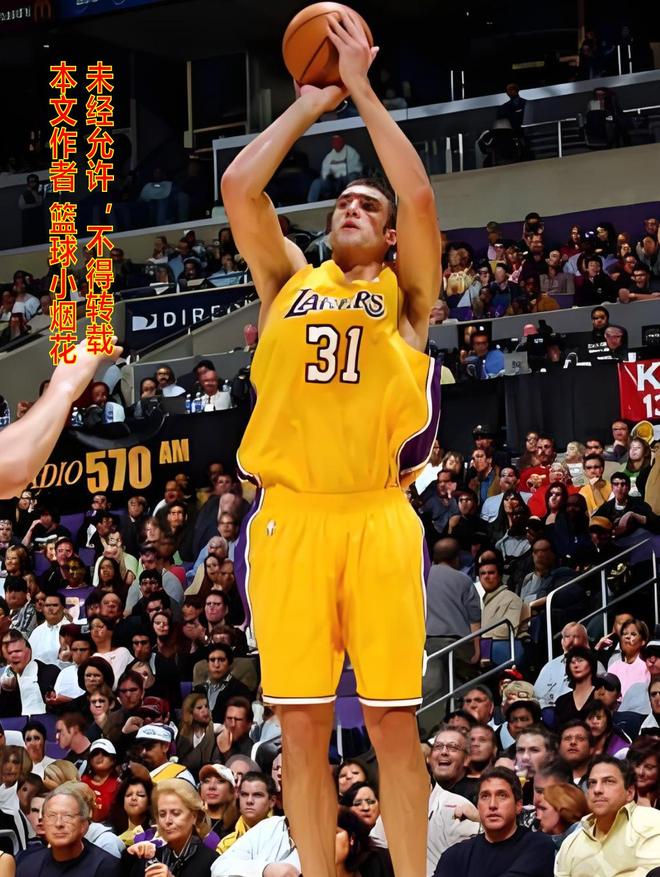 科比群鹰事件什么情况_科比球迷群_