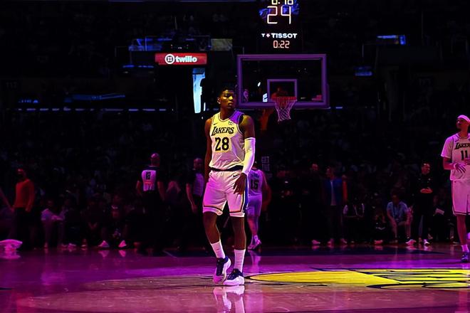 湖人替补大前锋_湖人惨遭大逆转_