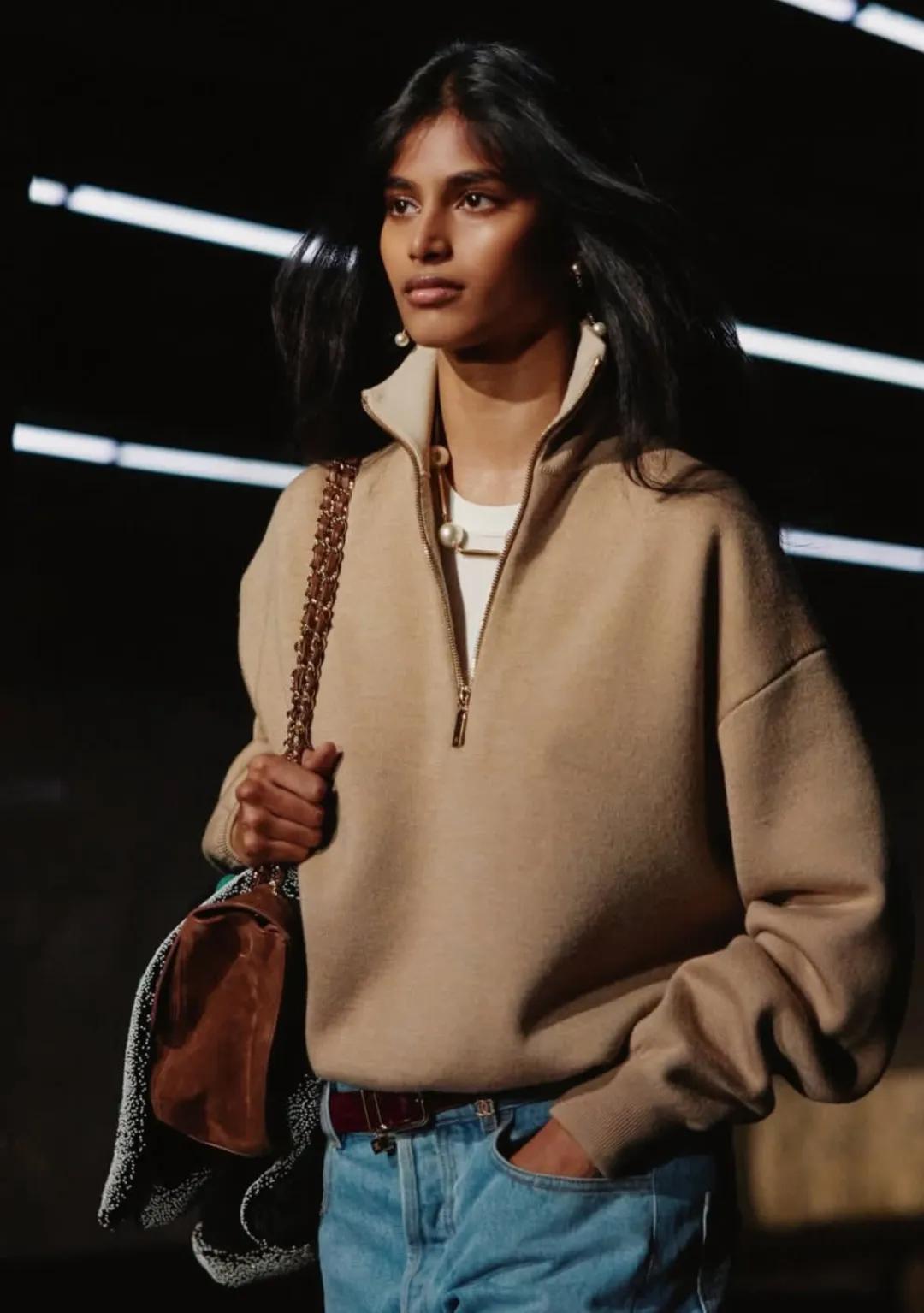 香奈儿2021只有一个人看秀__香奈儿封面女郎