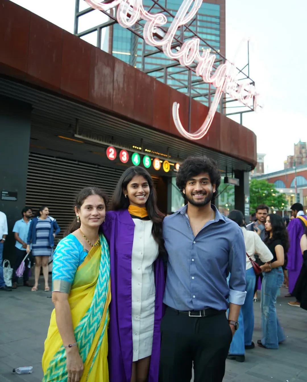 香奈儿2021只有一个人看秀_香奈儿封面女郎_