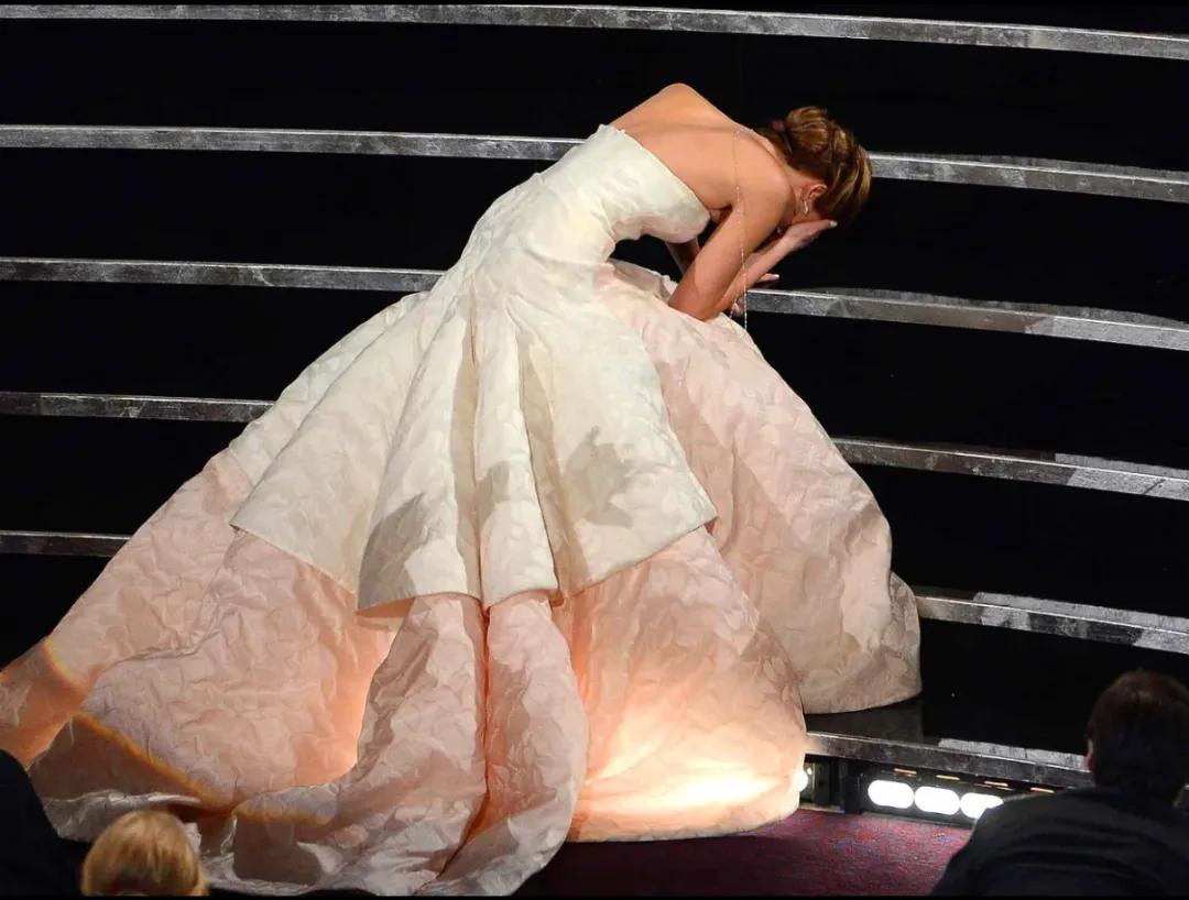 香奈儿2021只有一个人看秀_香奈儿封面女郎_