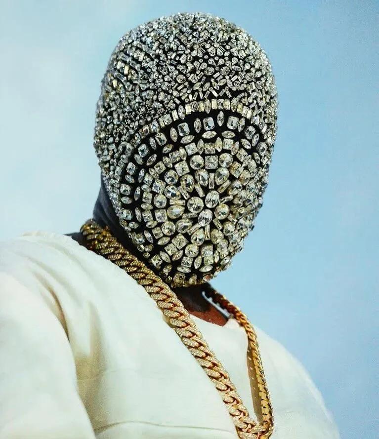 香奈儿2021只有一个人看秀_香奈儿封面女郎_