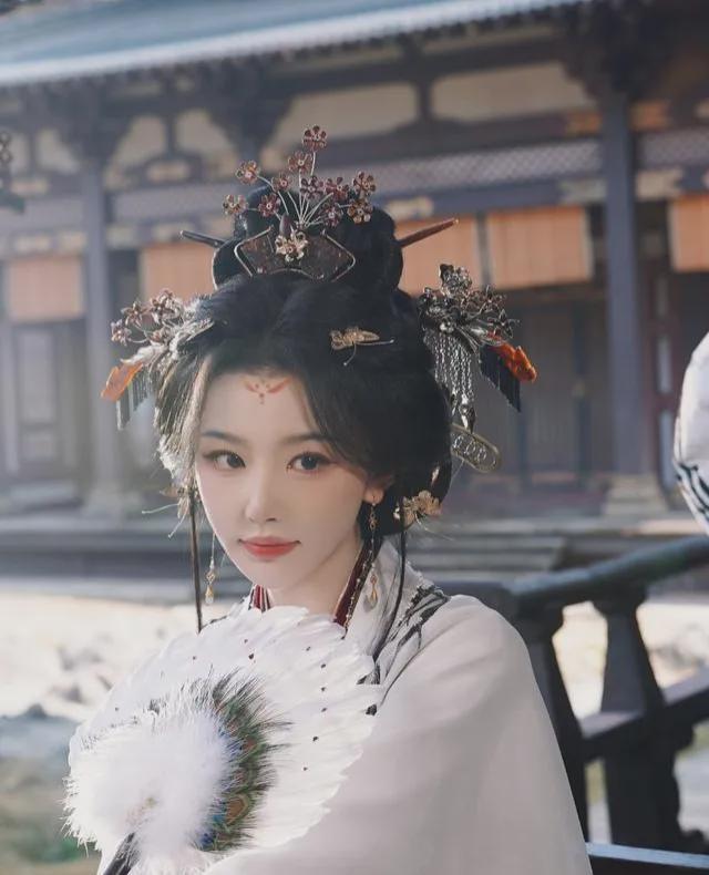 _颜值清新_又飒又美的女生