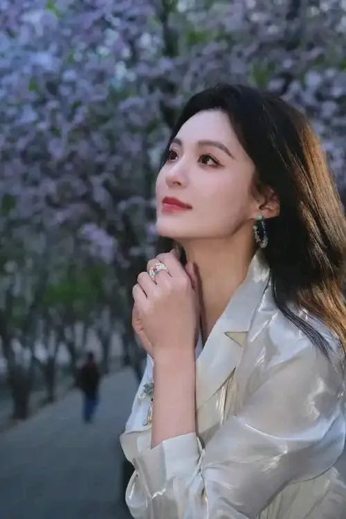 _又飒又美的女生_颜值清新