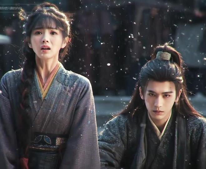 田曦薇张凌赫剧宣大尺度！搂抱贴身就差亲嘴了，网友：内娱完了__田曦薇张凌赫剧宣大尺度！搂抱贴身就差亲嘴了，网友：内娱完了