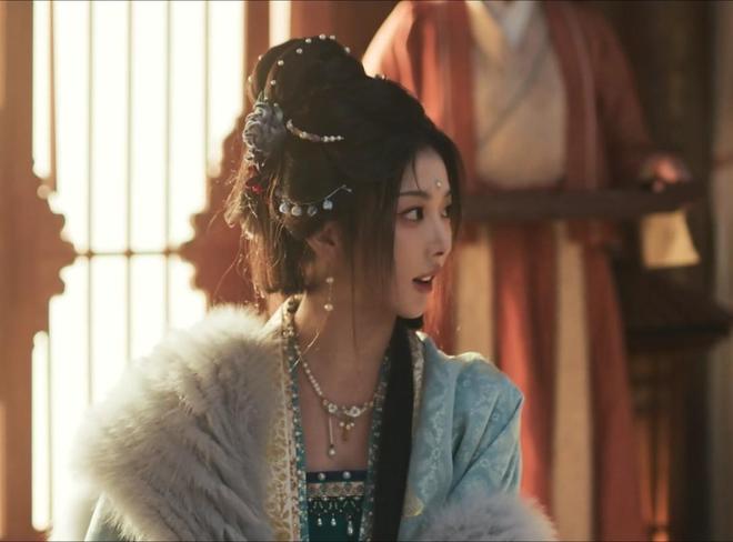 _孔雪儿和许和琪谁美_蜜蜂少女队孔雪儿