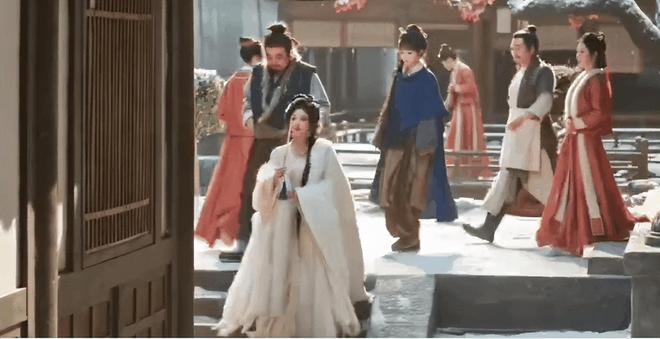 蜜蜂少女队孔雪儿_孔雪儿和许和琪谁美_