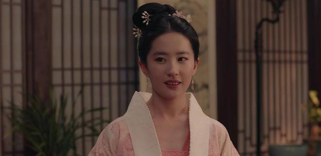 _蜜蜂少女队孔雪儿_孔雪儿和许和琪谁美