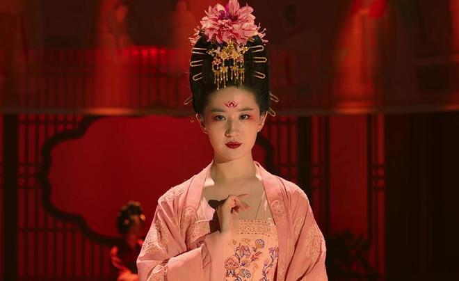 孔雪儿和许和琪谁美__蜜蜂少女队孔雪儿