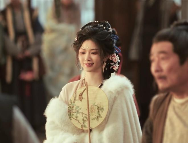 蜜蜂少女队孔雪儿__孔雪儿和许和琪谁美