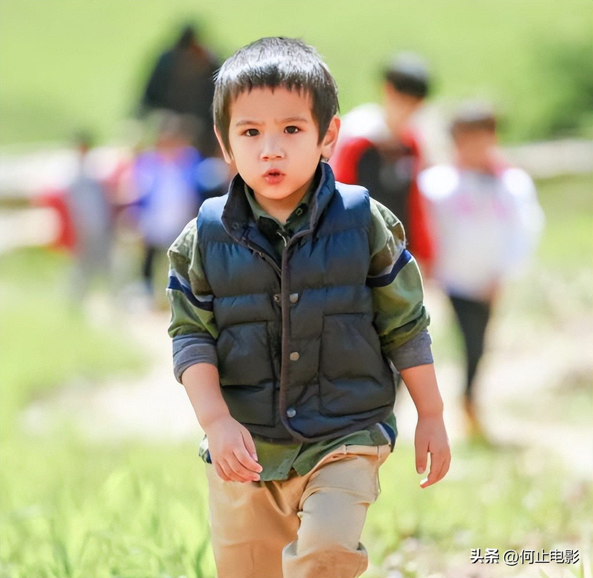 吃7年"软饭",转头爱上柯蓝,现娶小12岁美女,靠儿子火出圈!_吃7年"软饭",转头爱上柯蓝,现娶小12岁美女,靠儿子火出圈!_